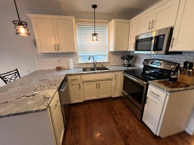 Photo 4 of 801 Feldspar Street