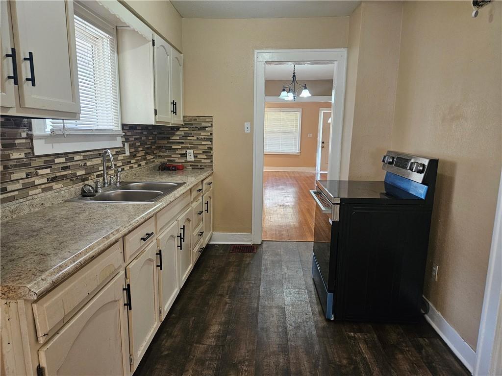 Photo 6 of 6214 Swope Parkway