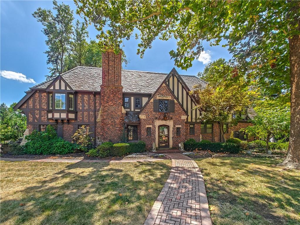 Photo of 1235 W 64th Street