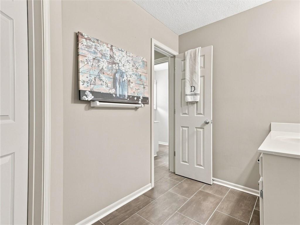 Photo 3 of 5822 NE Timber Hills Drive