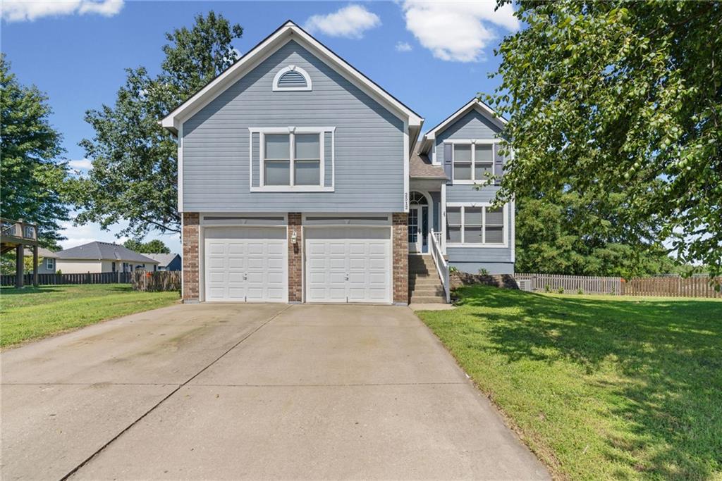 Photo of 2512 NE Horseshoe Drive