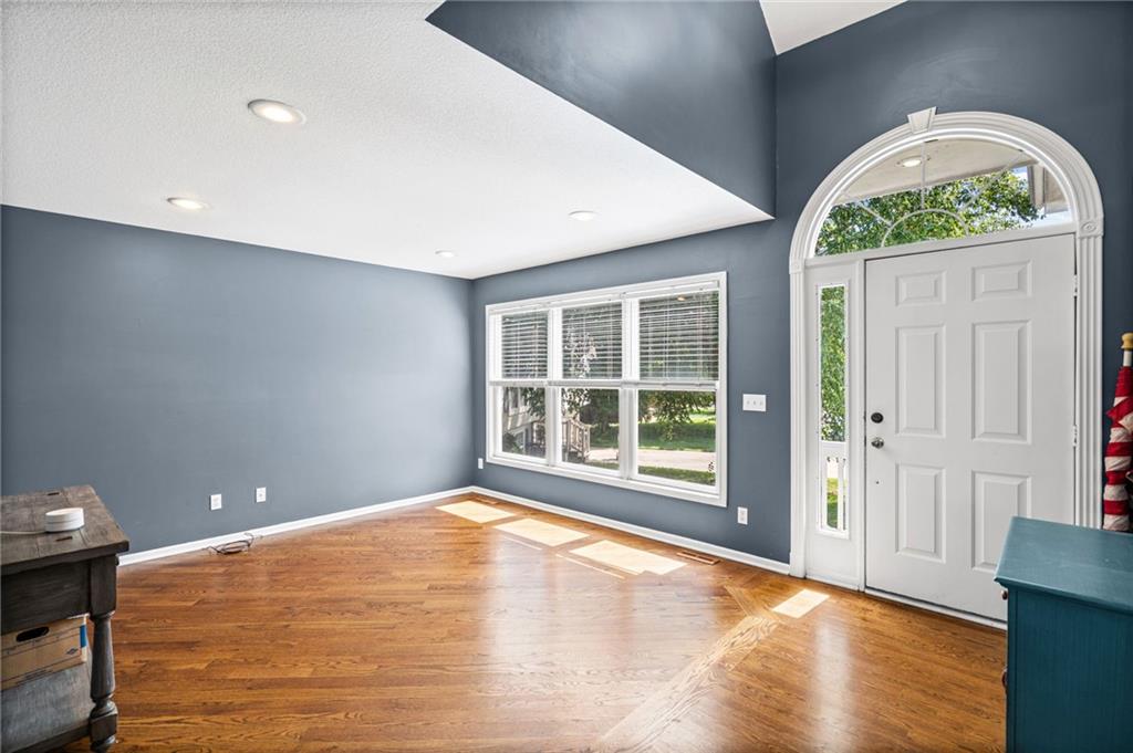 Photo 5 of 2512 NE Horseshoe Drive