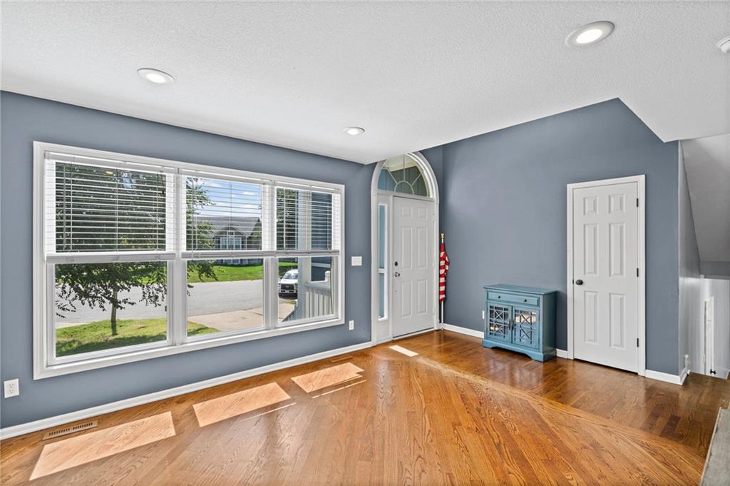 Photo 6 of 2512 NE Horseshoe Drive