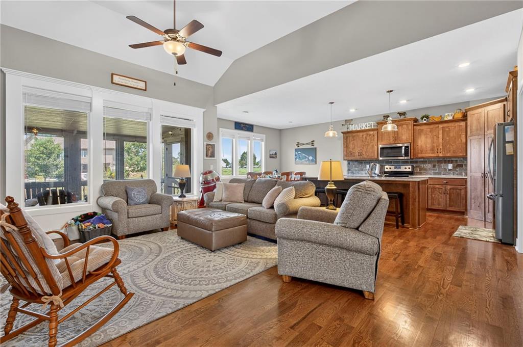 Photo 6 of 102 Dorchester Drive