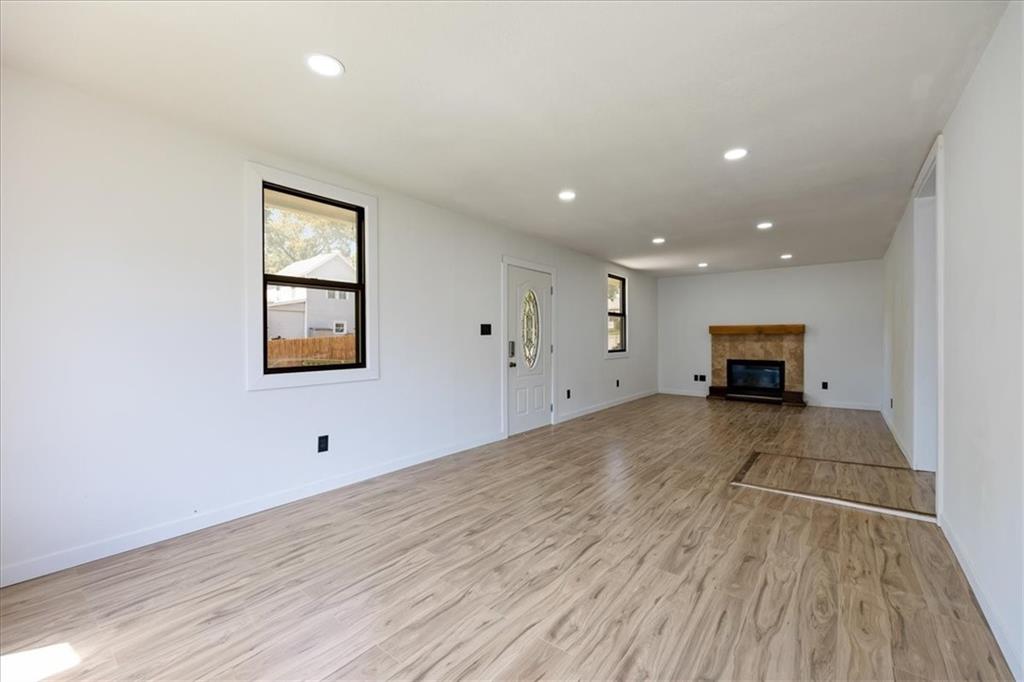Photo 4 of 106 S Jeffreys Street