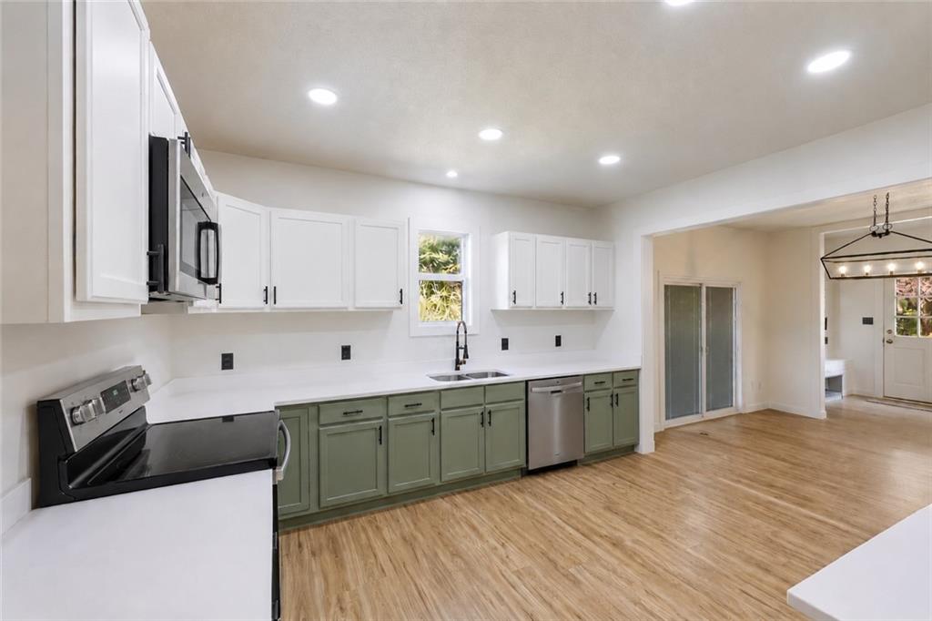 Photo 6 of 106 S Jeffreys Street