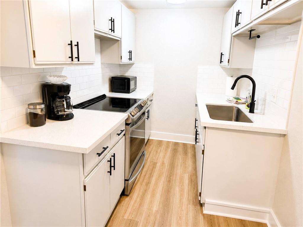 Photo 2 of 409 E Armour Boulevard
