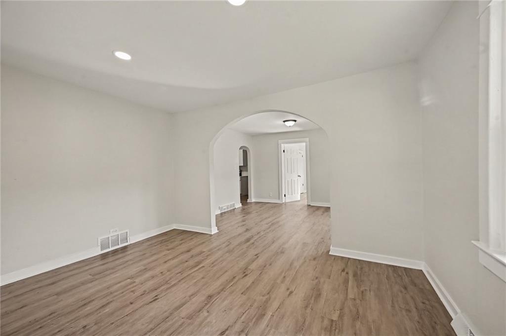 Photo 6 of 619 S Ash Avenue