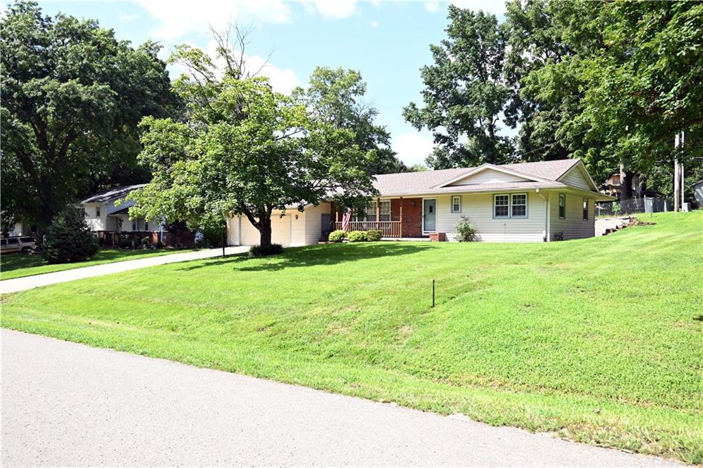 Photo 2 of 1203 W Price Avenue