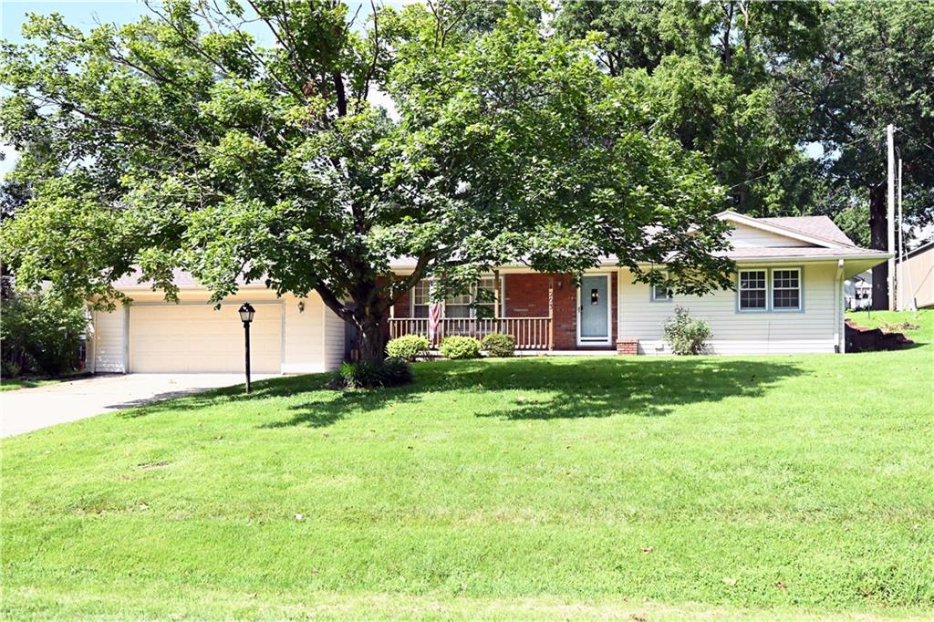 Photo 4 of 1203 W Price Avenue
