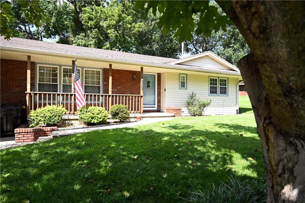 Photo 5 of 1203 W Price Avenue