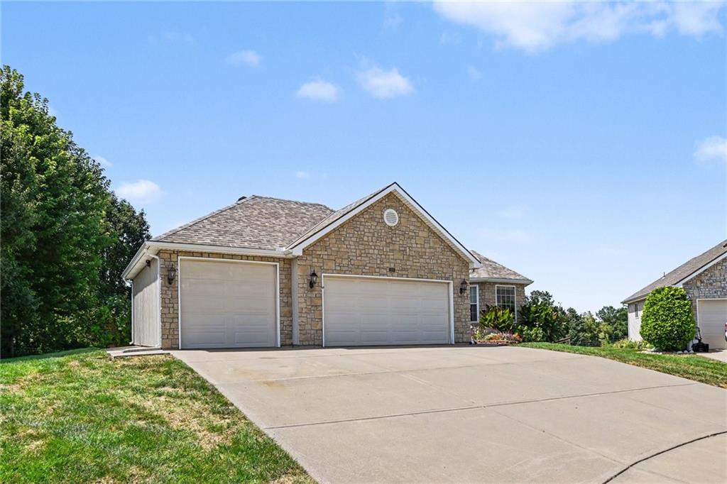 Photo 2 of 301 Prairie Rose Circle