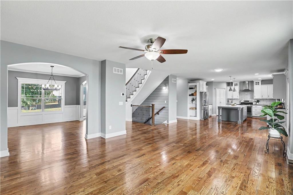 Photo 5 of 1922 Bluestone Drive