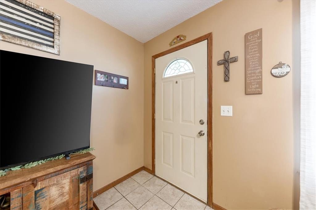 Photo 4 of 1101 S Highland Drive