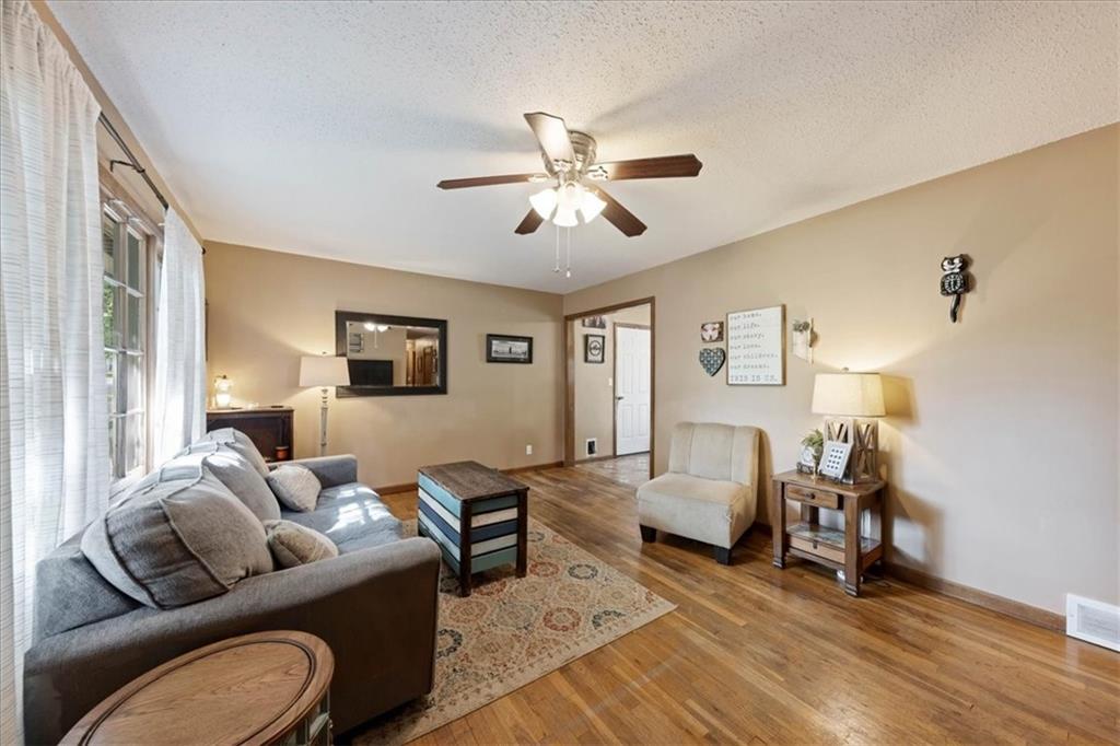 Photo 5 of 1101 S Highland Drive