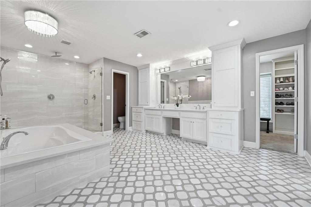 Photo 7 of 5305 W 83rd Street