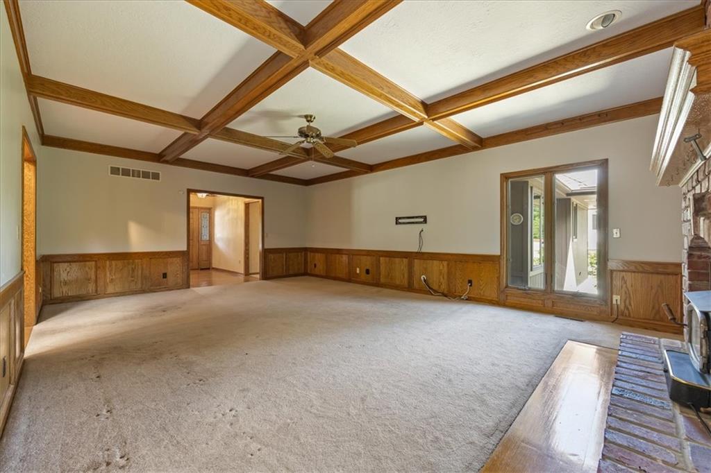 Photo 3 of 413 N Park Drive