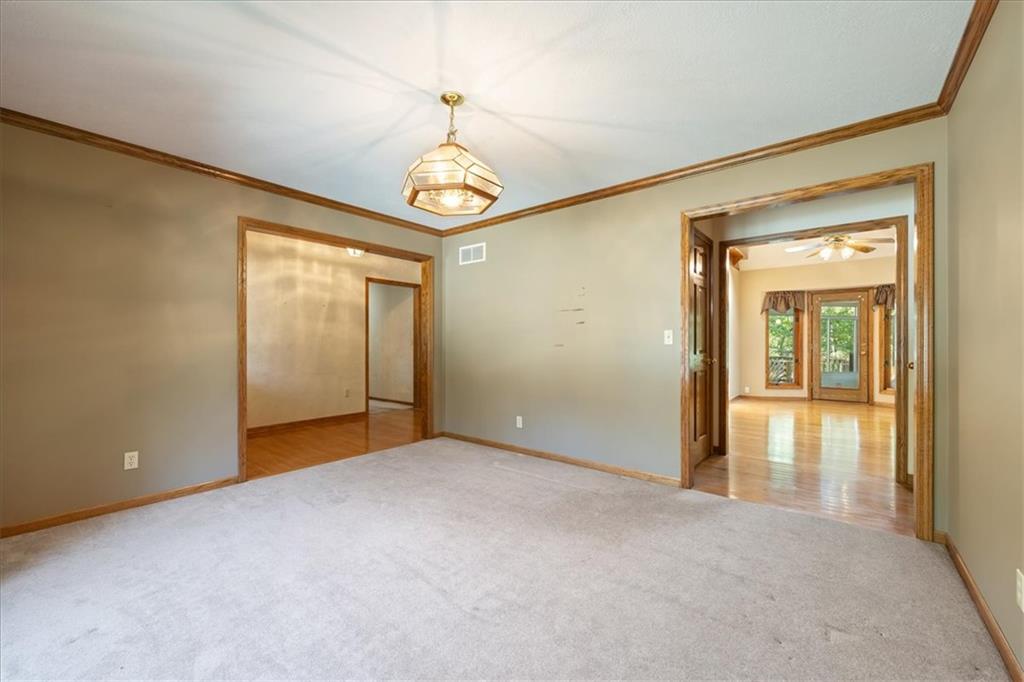 Photo 4 of 413 N Park Drive