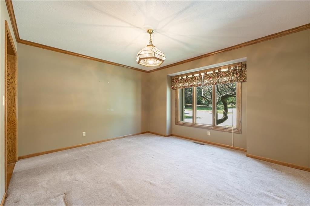 Photo 6 of 413 N Park Drive