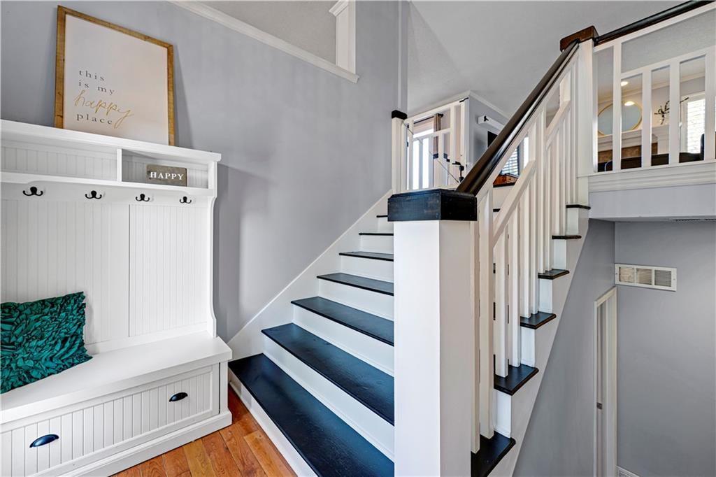 Photo 5 of 713 S Meadowbrook Street