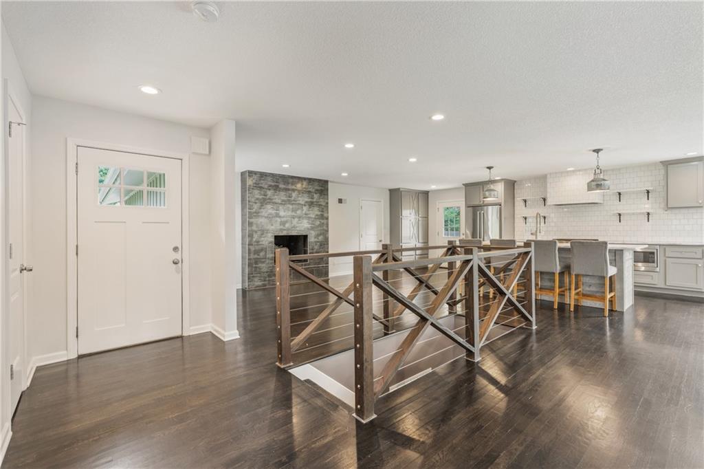 Photo 4 of 3315 W 98th Street