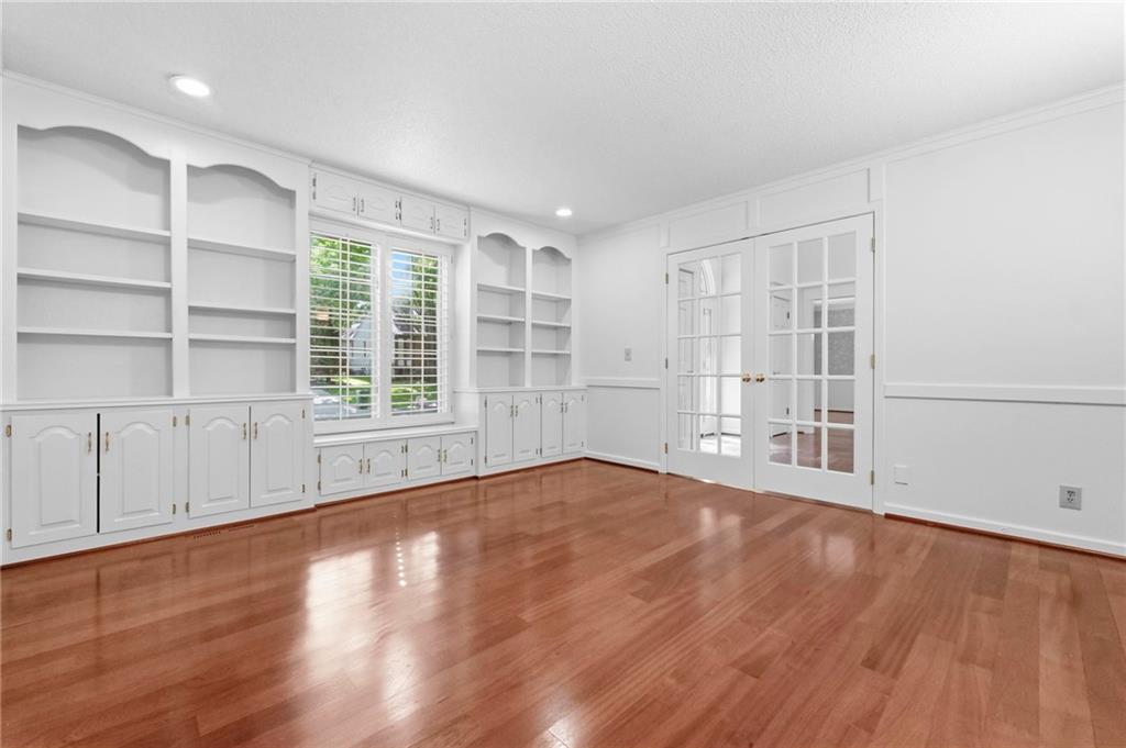 Photo 5 of 10164 Mackey Street
