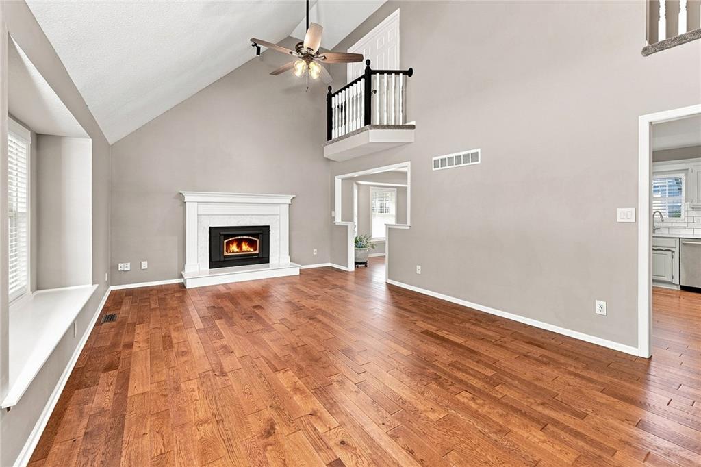 Photo 2 of 820 SE 11th Terrace