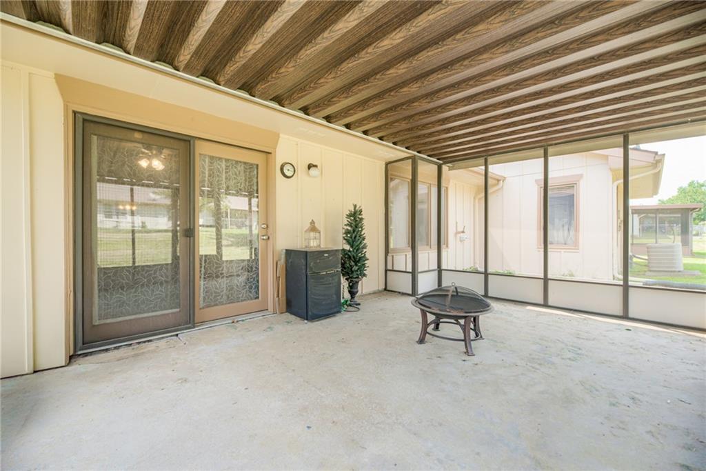 Photo 6 of 8310 E 190th Street