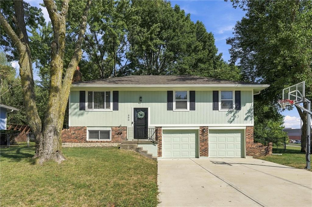 Photo of 600 SW 35th Terrace
