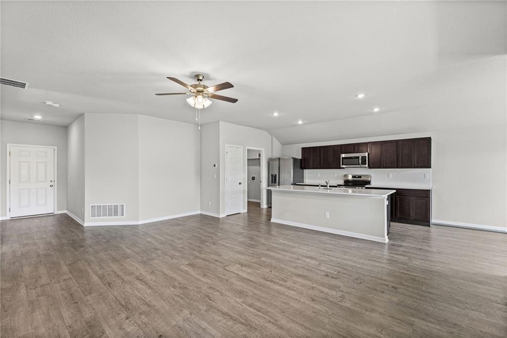 Photo 3 of 1606 Maci Street