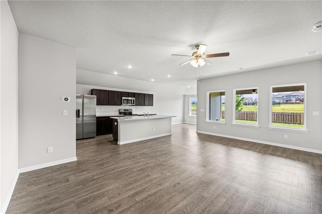 Photo 4 of 1606 Maci Street