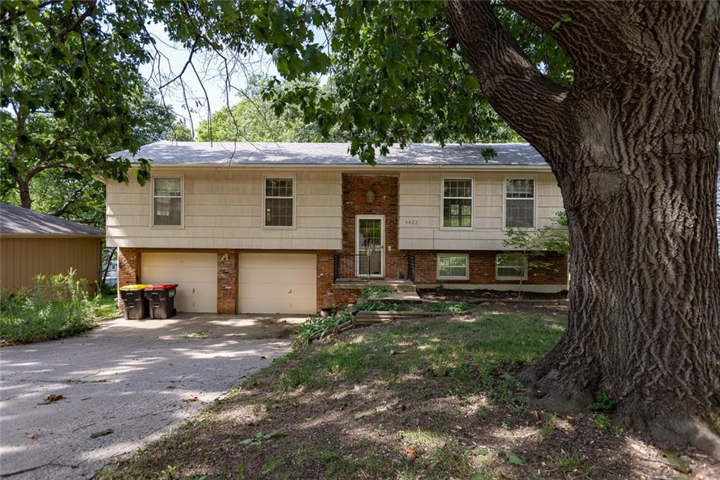 Photo 2 of 5822 NW Aspen Lane