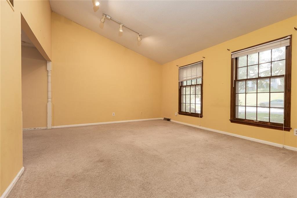 Photo 4 of 5822 NW Aspen Lane