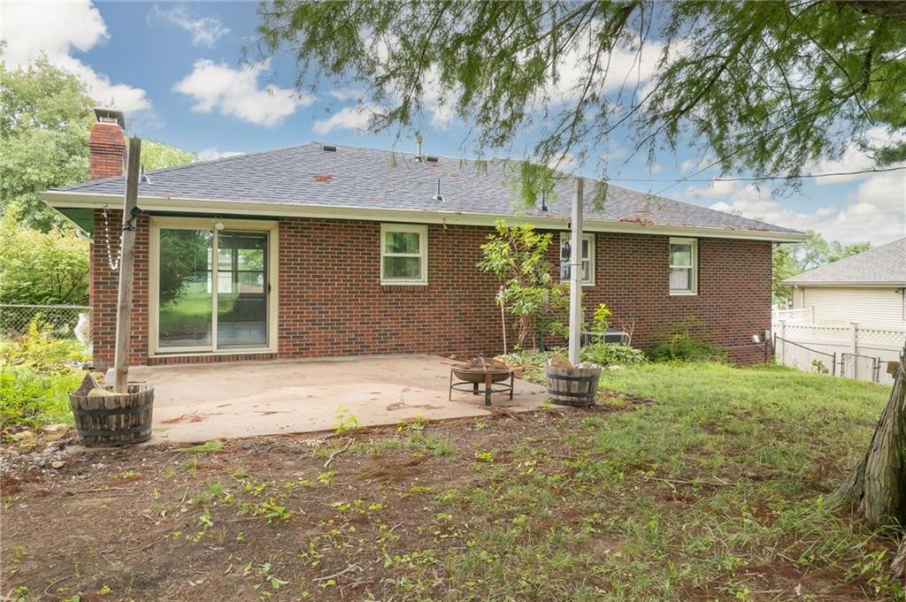 Photo 5 of 1806 Safari Drive