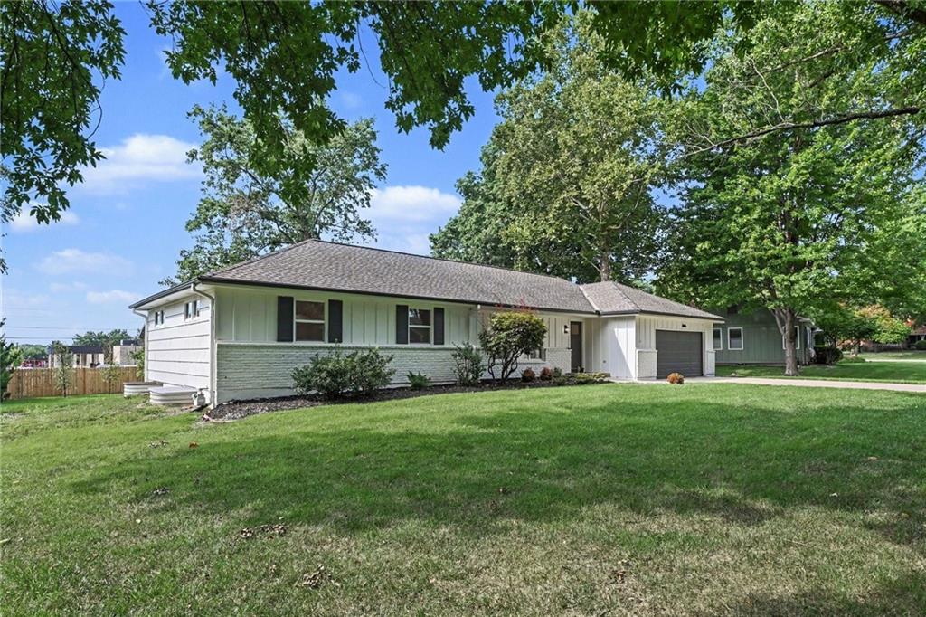 Photo 3 of 3515 W 93rd Street