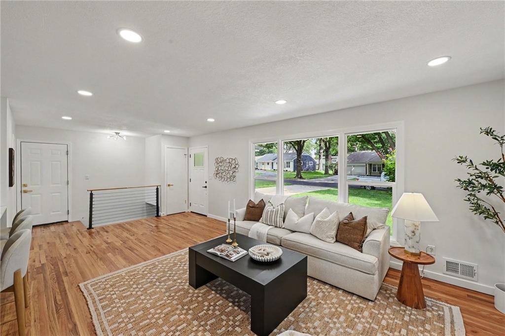 Photo 7 of 3515 W 93rd Street