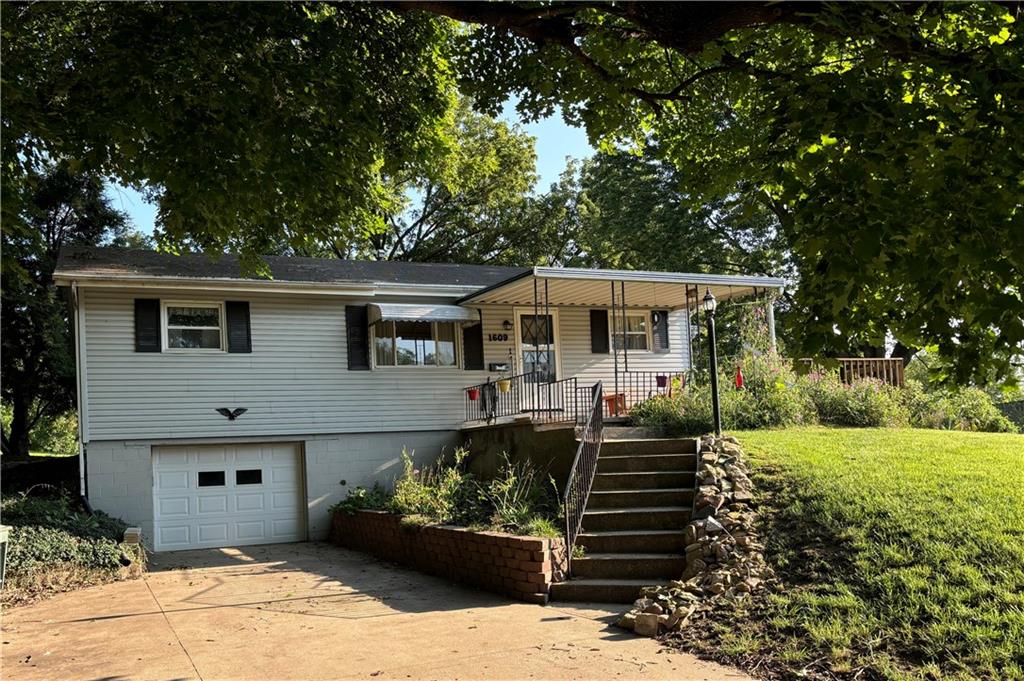 Photo of 1609 Green Valley Road