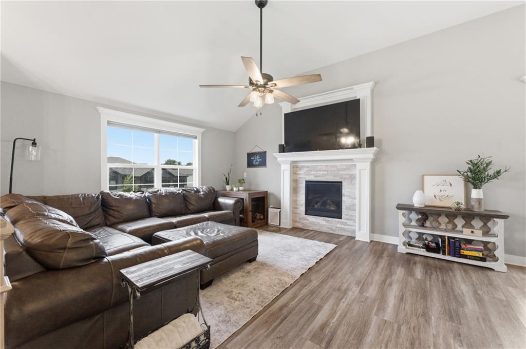 Photo 5 of 22907 S Ridgeview Drive
