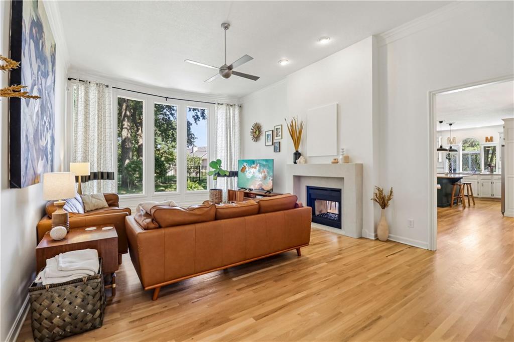 Photo 4 of 504 NE Rushbrook Drive