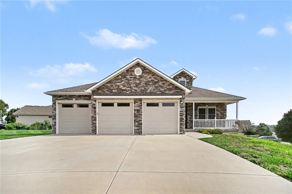 Photo 4 of 304 Prairie Rose Circle