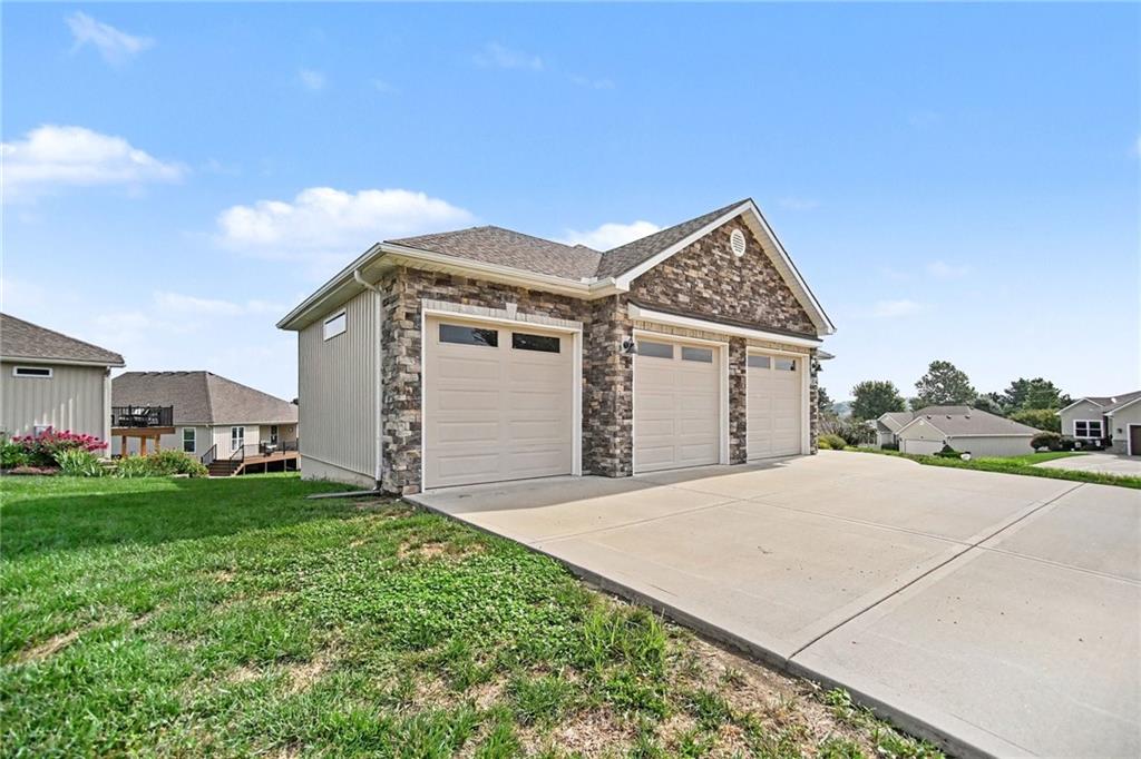 Photo 5 of 304 Prairie Rose Circle
