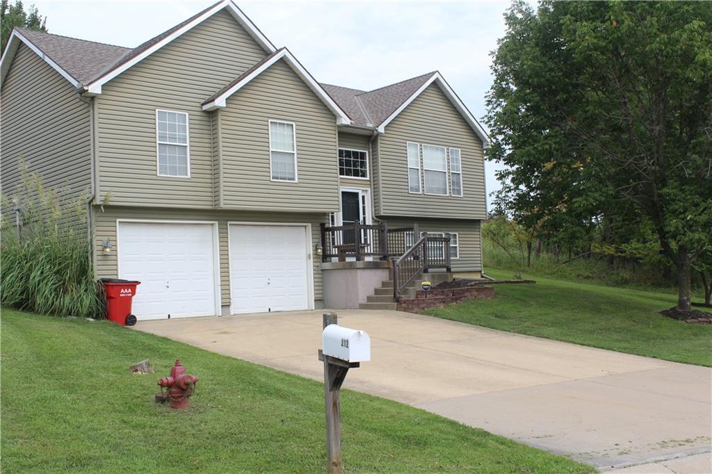 Photo 2 of 212 Whispering Hills Boulevard