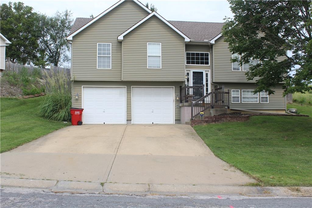 Photo 3 of 212 Whispering Hills Boulevard