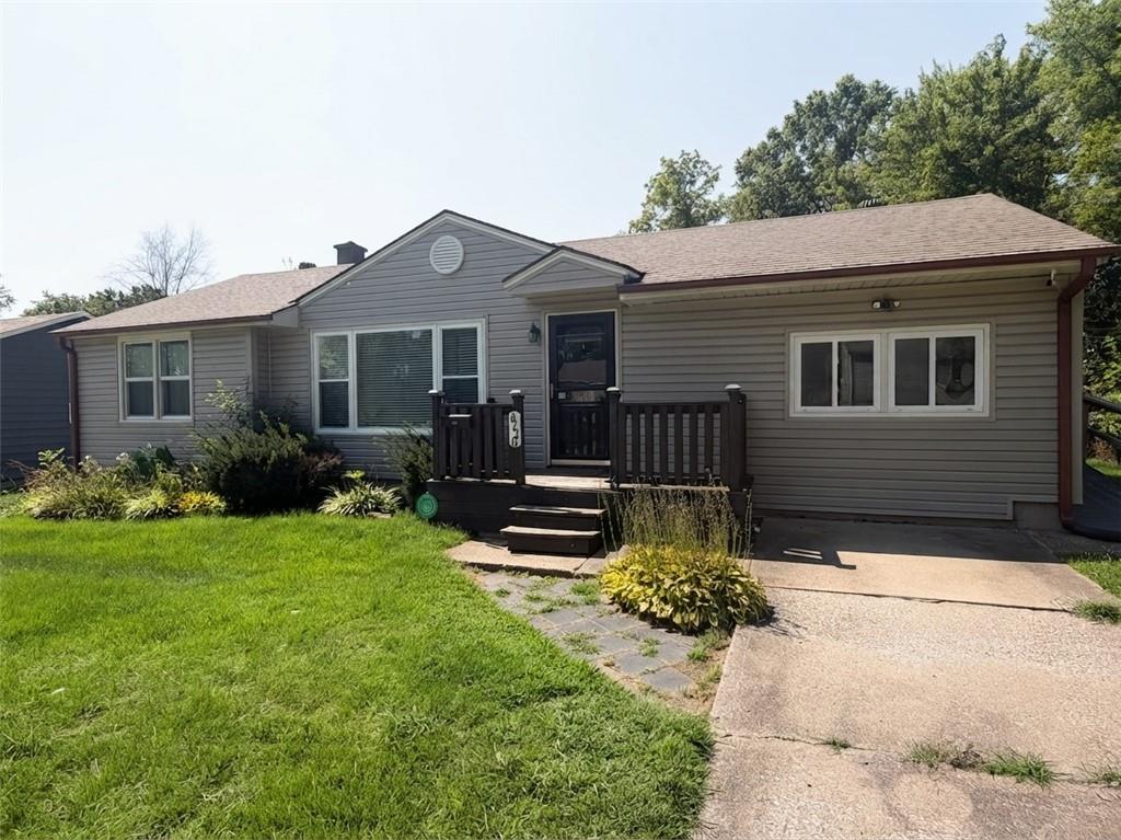 Photo 2 of 4720 S Crysler Drive