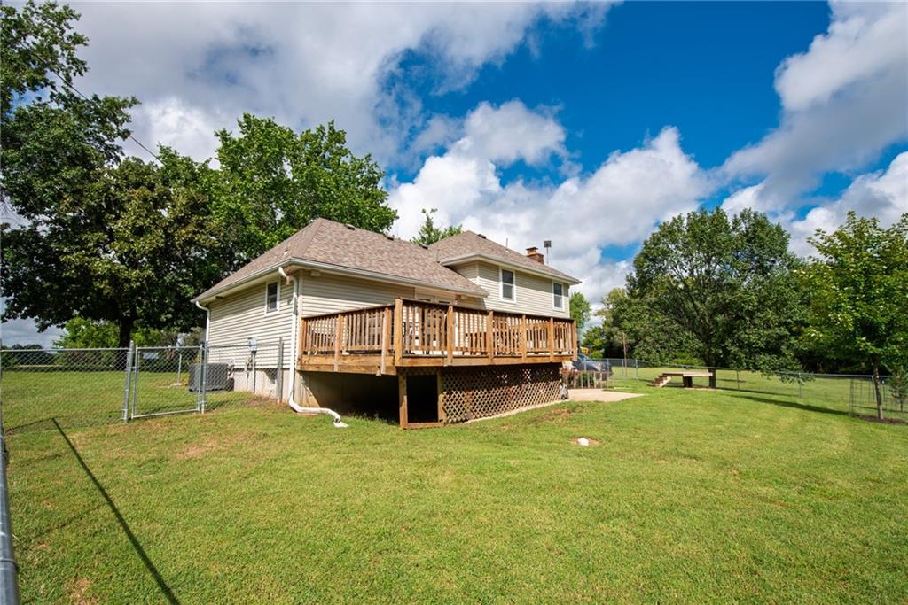 Photo 6 of 10505 S Munro Road