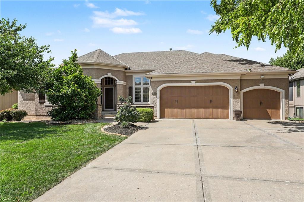 Photo 2 of 1616 NE Daltons Ridge Drive