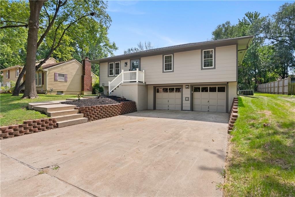 Photo 2 of 1504 Lawndale Avenue