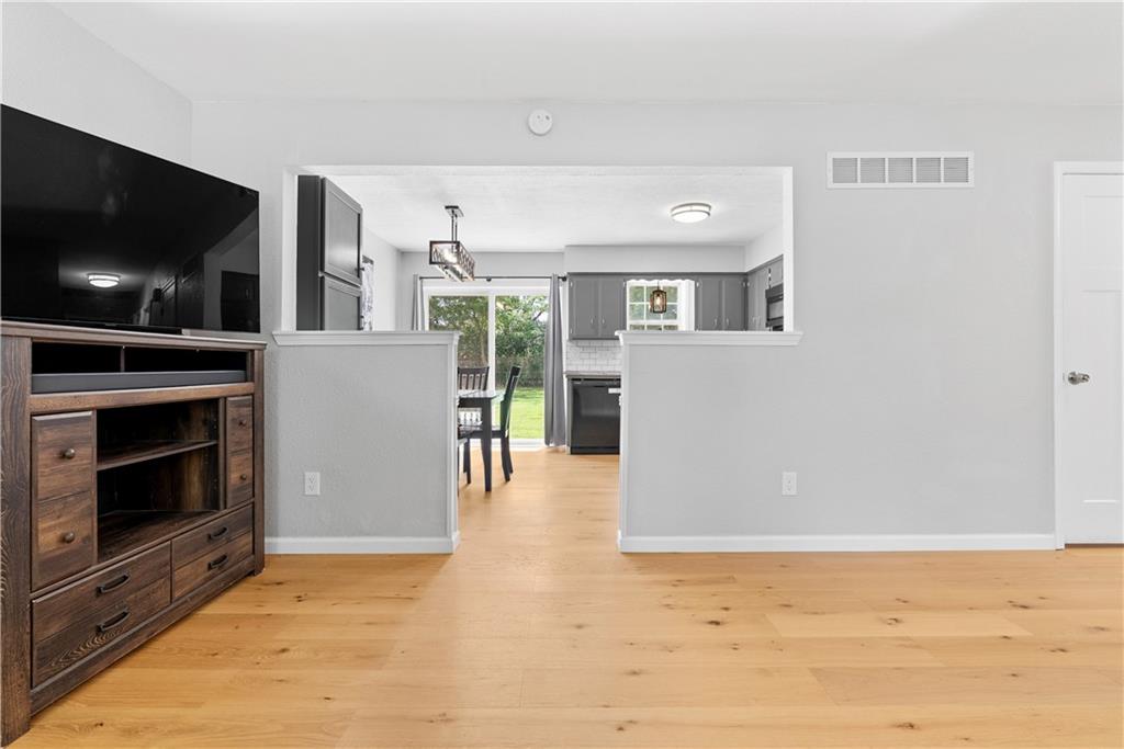 Photo 7 of 1504 Lawndale Avenue