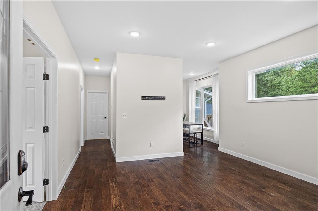 Photo 4 of 3207 Scott Street