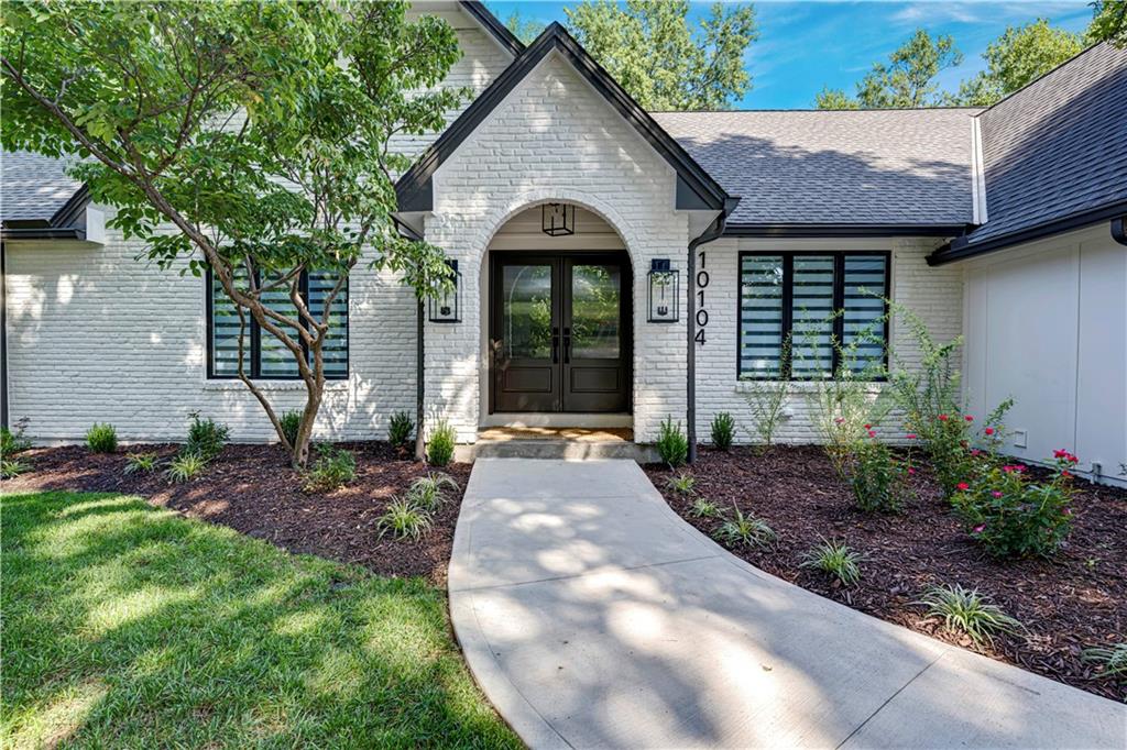 Photo 2 of 10104 Hemlock Drive